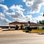 Royal Inn Pearsall