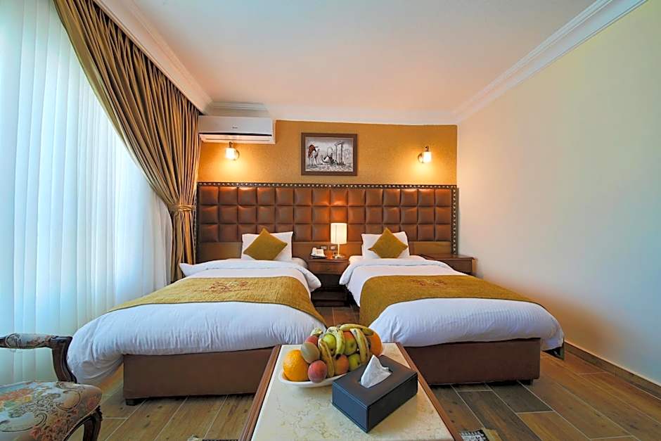 Town Season Hotel