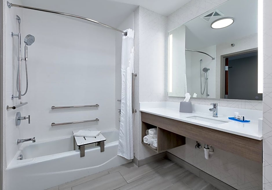 Holiday Inn Express Hotel & Suites Shakopee By IHG