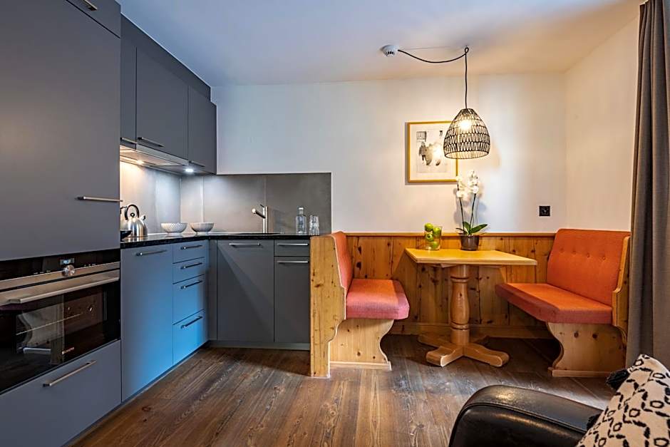 22 Summits Apartments