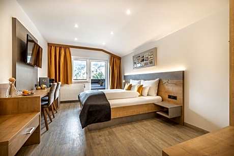 Deluxe Double Room with Castle View