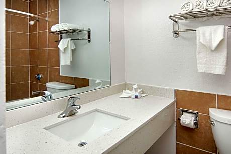 2 QUEEN BEDS | SMOKING