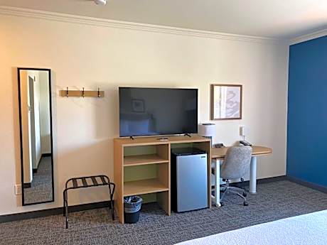 1 King Bed