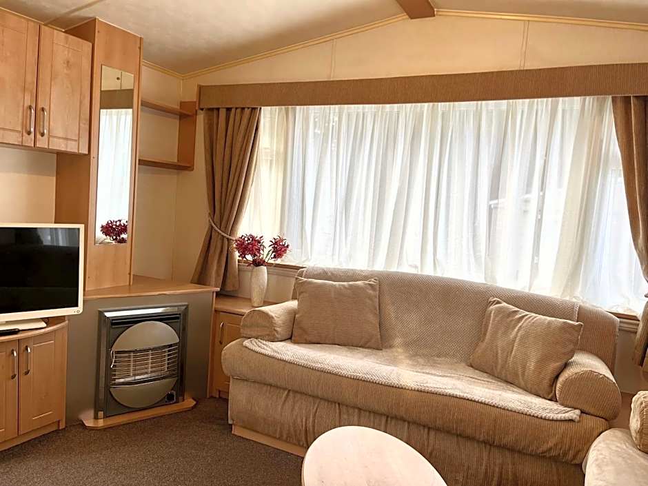 Red Deer Village Holiday Park - 3 Bedroom, Self Catering Static Caravan