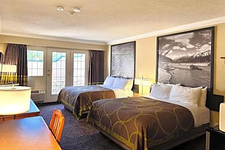 Deluxe Queen Room with Two Queen Beds