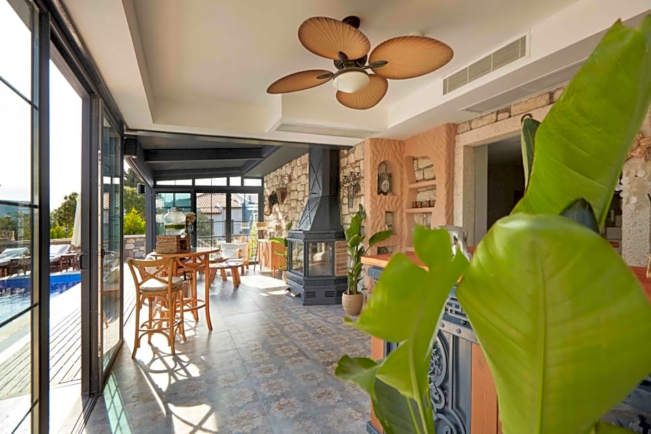 AlaBora Hotel