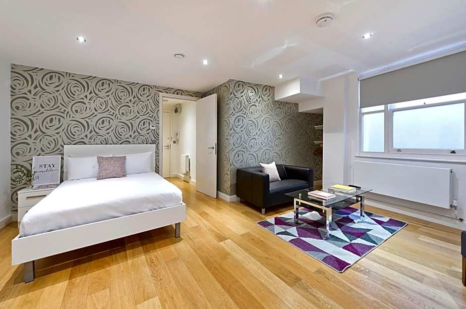 Red Lion Court by City2Stay