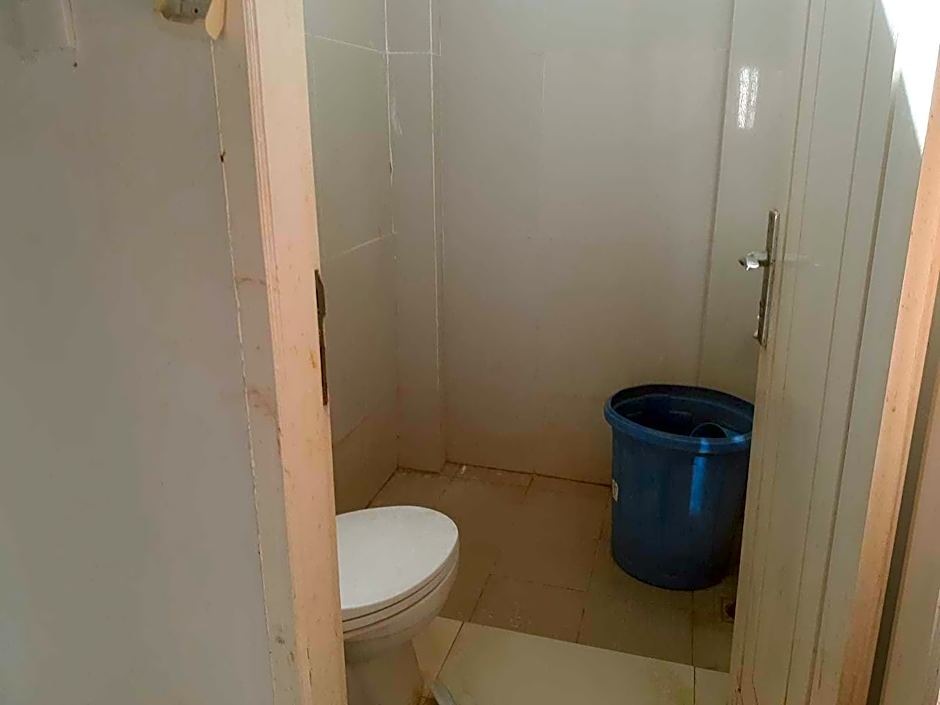 EXPRESS O 91662 Kost Rumah Kaca