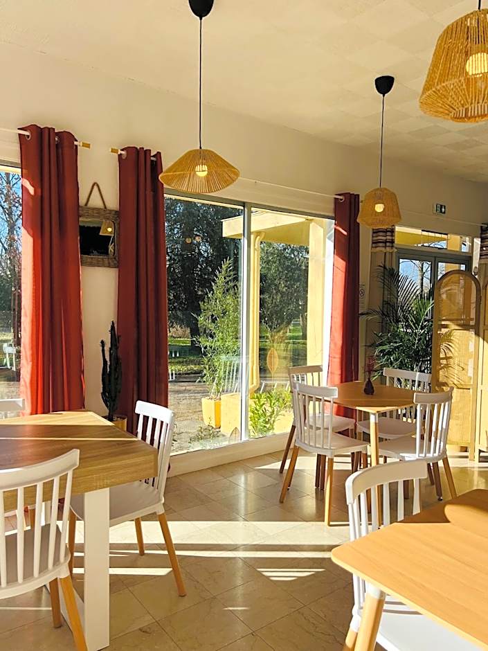 Motel Les Broussailles