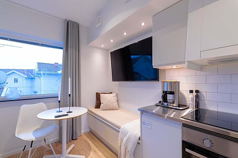 Easy Livin' Apartment Hotel