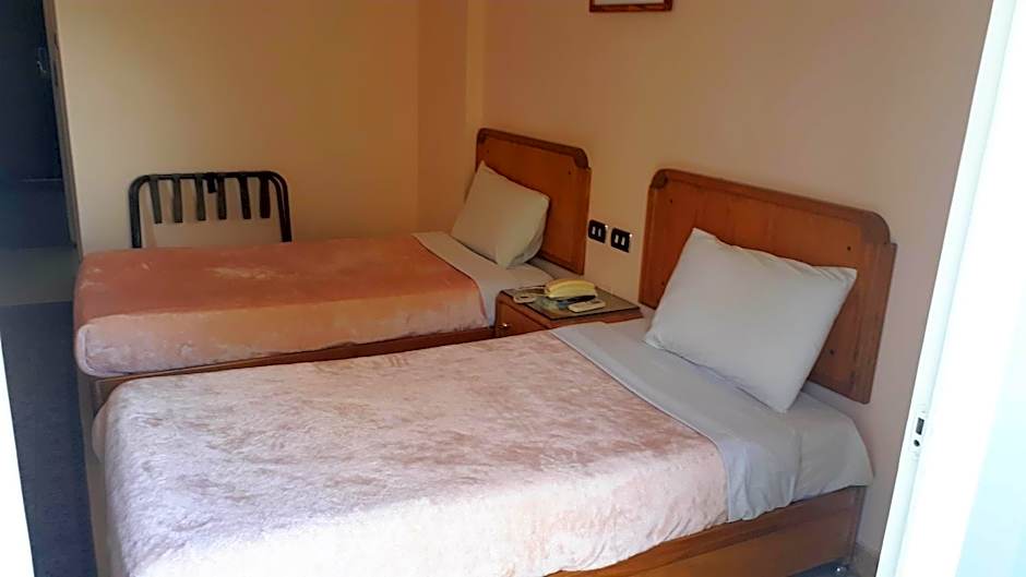 New Pola Hotel