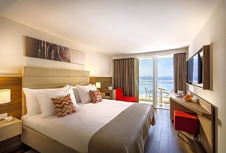 Superior Triple Room with Sea View - Family