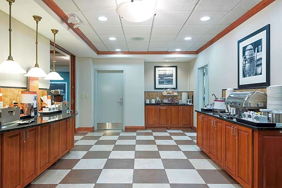 Hampton Inn By Hilton Bellevue