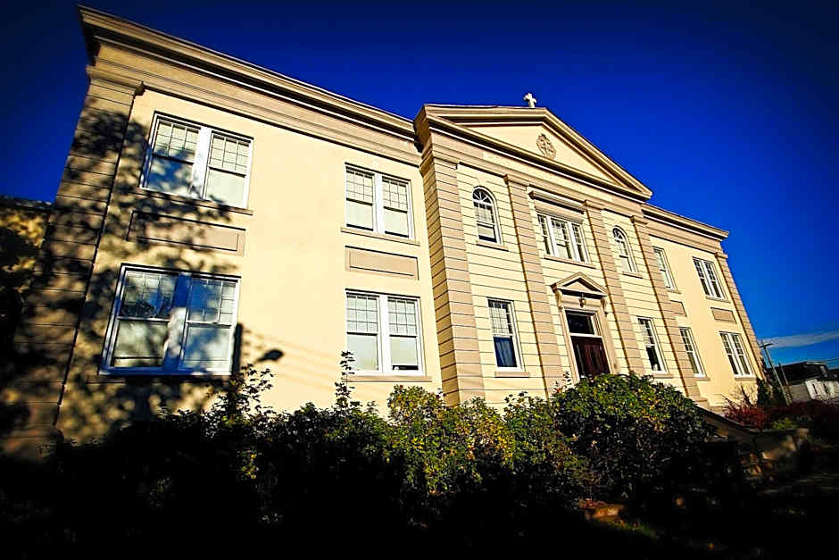 Monastery Spa & Suites