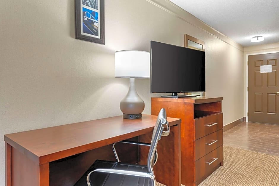 Comfort Inn & Suites