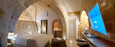 Queen Suite with Spa Bath