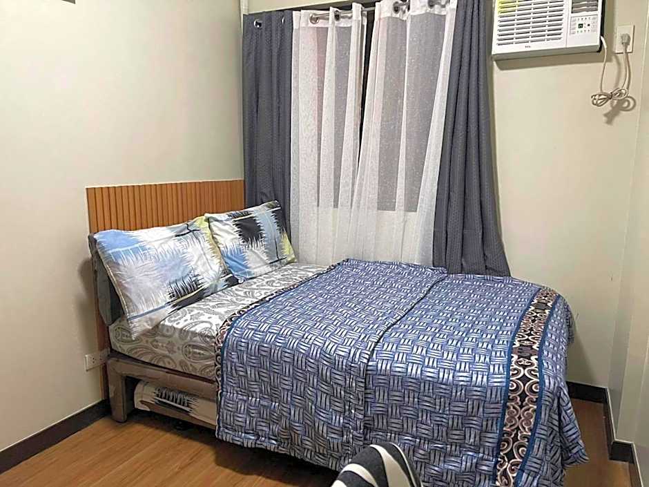 MaRoy Suites at Asteria Residences (Near NAIA with free Parking+Fiber Internet)