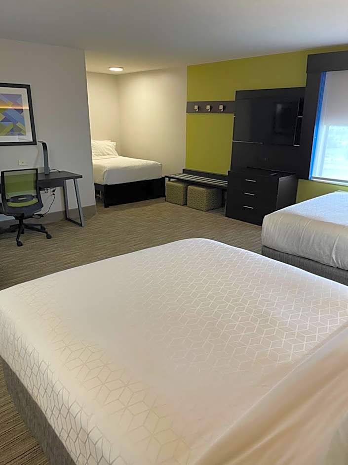 Holiday Inn Express Hotel & Suites Las Vegas By IHG