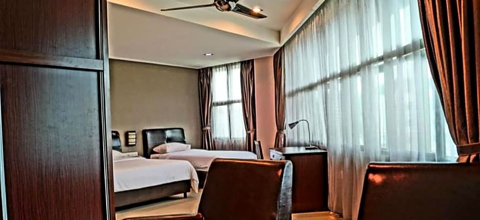 Capital O Rail Hotel