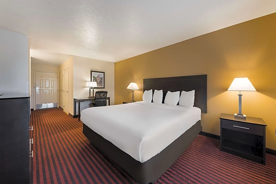  Best Western Salinas Valley Inn & Suites