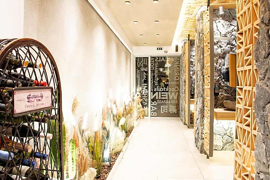 Yianna Caravel "by Checkin"