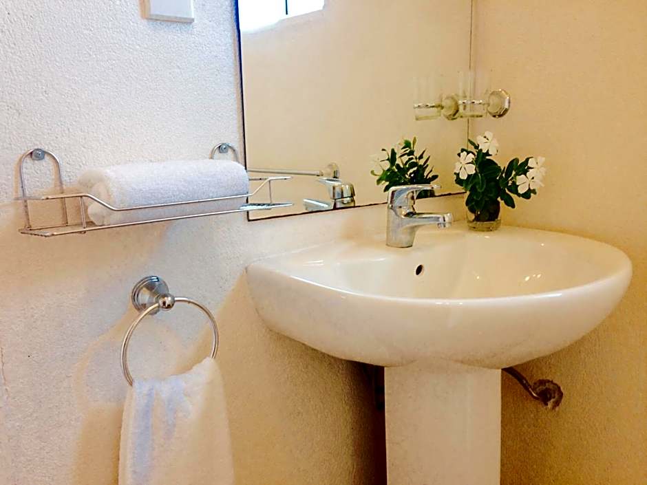 White House Apartments