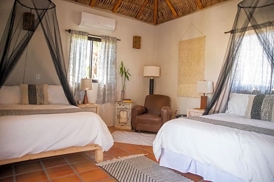 Pure Baja Private Suites-Upscale Property with Infinity Pool and Lush Gardens