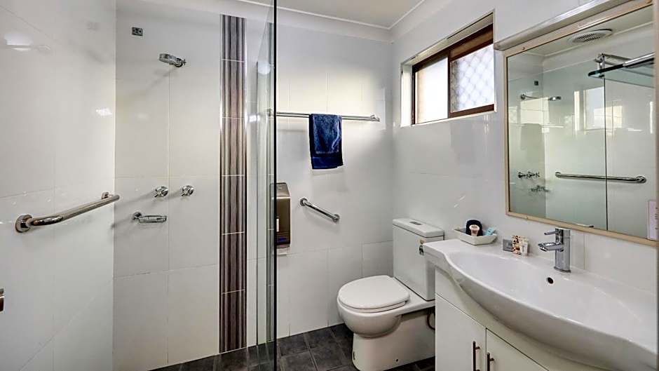 Forest Lodge Motor Inn & Restaurant