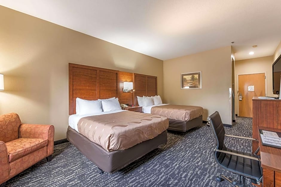 Quality Inn & Suites Hendersonville - Flat Rock