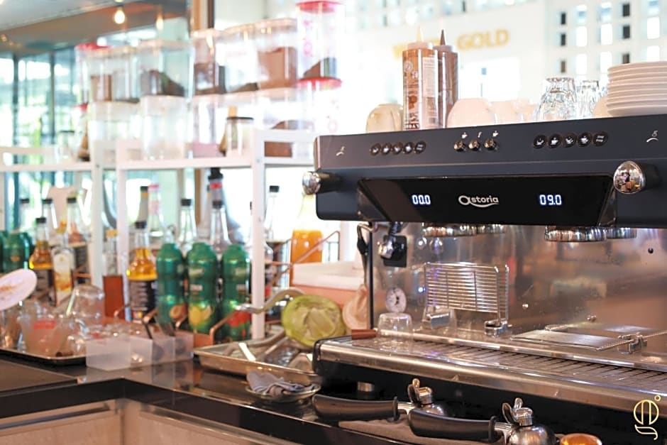 The Gold Living Life