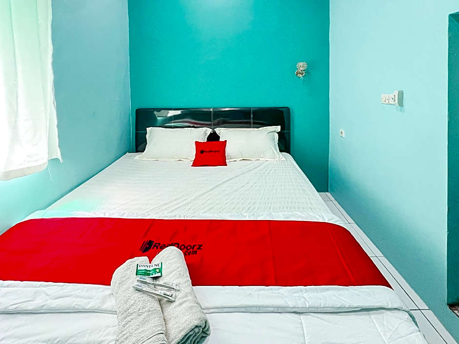 RedDoorz near Sunrise Mall Mojokerto