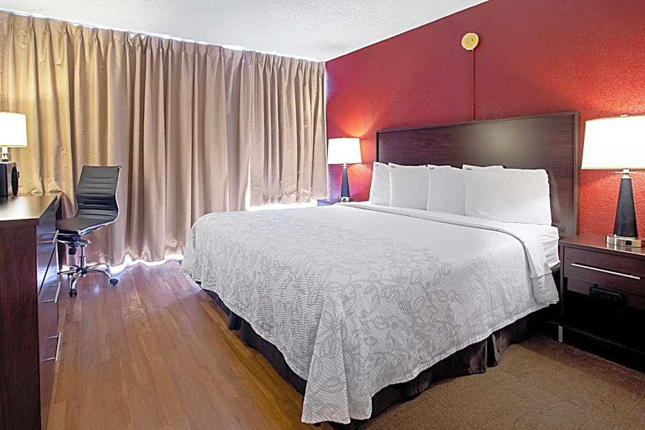 Red Roof Inn PLUS+ Wichita East