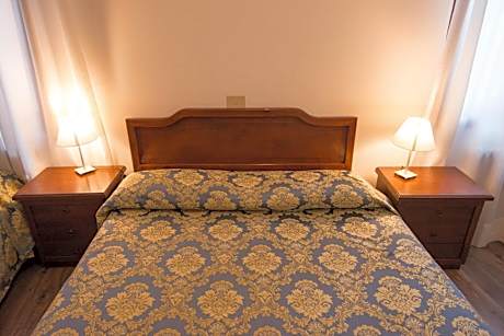 Quadruple Room with Internal Private Bathroom