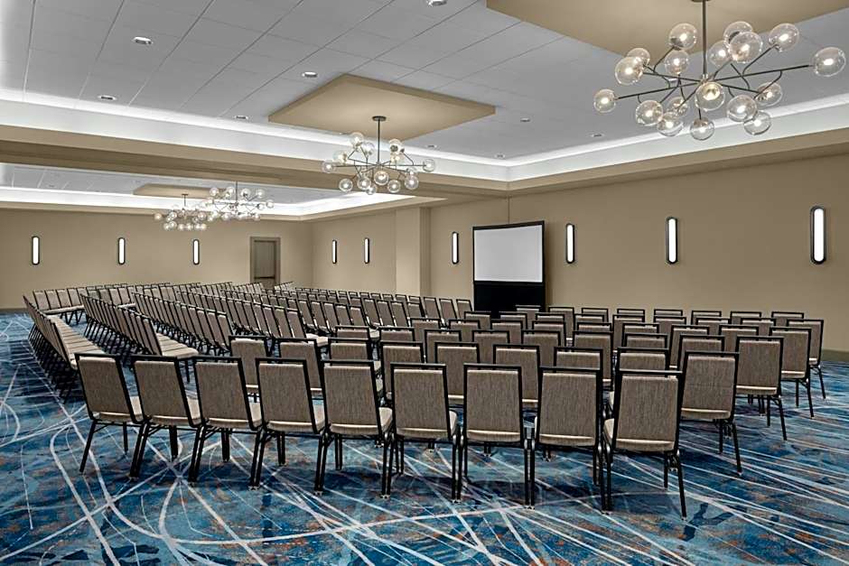 Sheraton Milwaukee Brookfield