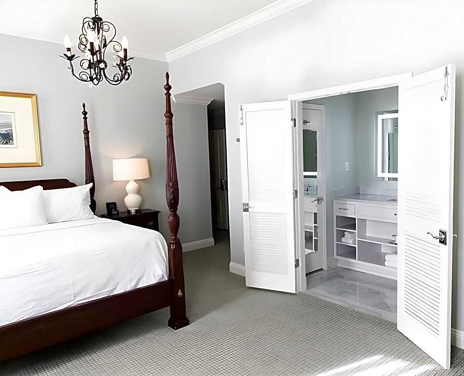 Bienville House Hotel