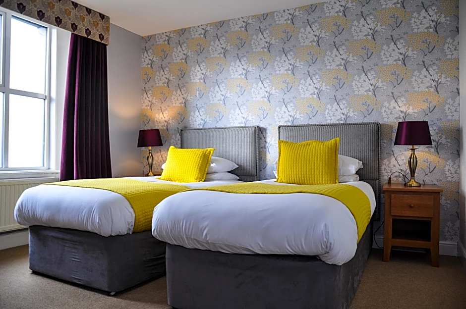 The Beaufort, Raglan