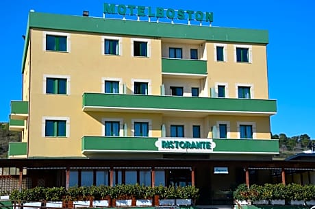 Motel Boston