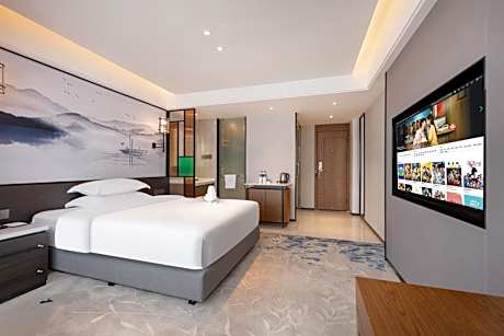 Business King Bed