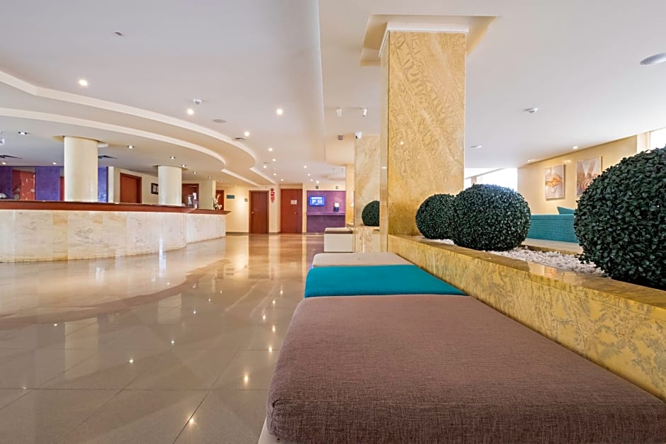 Azuline Hotel Bahamas