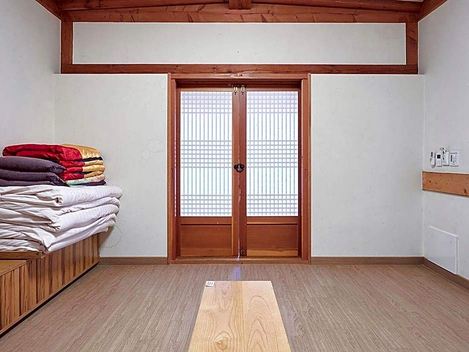 Hwangnamguan Hanok Village
