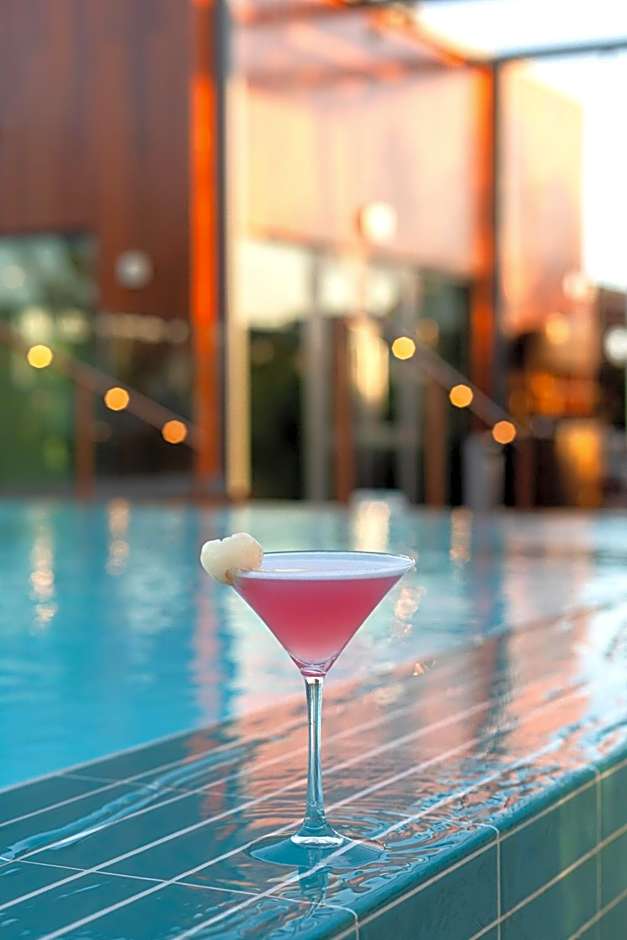 The Ray Hotel Delray Beach, Curio Collection by Hilton