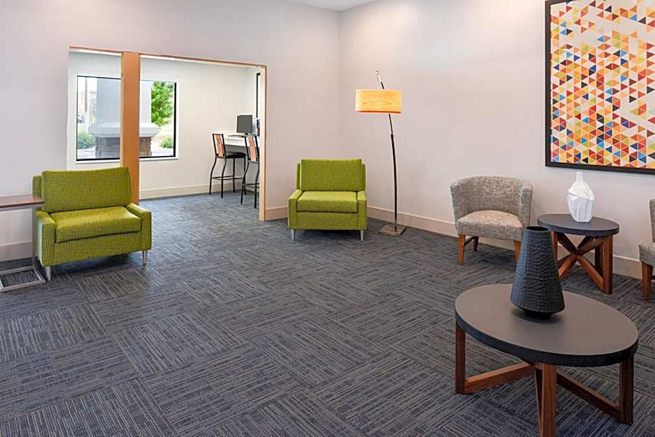 Holiday Inn Express & Suites Pueblo By IHG