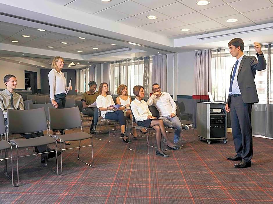 Mercure Paris La Défense Grande Arche Hotel