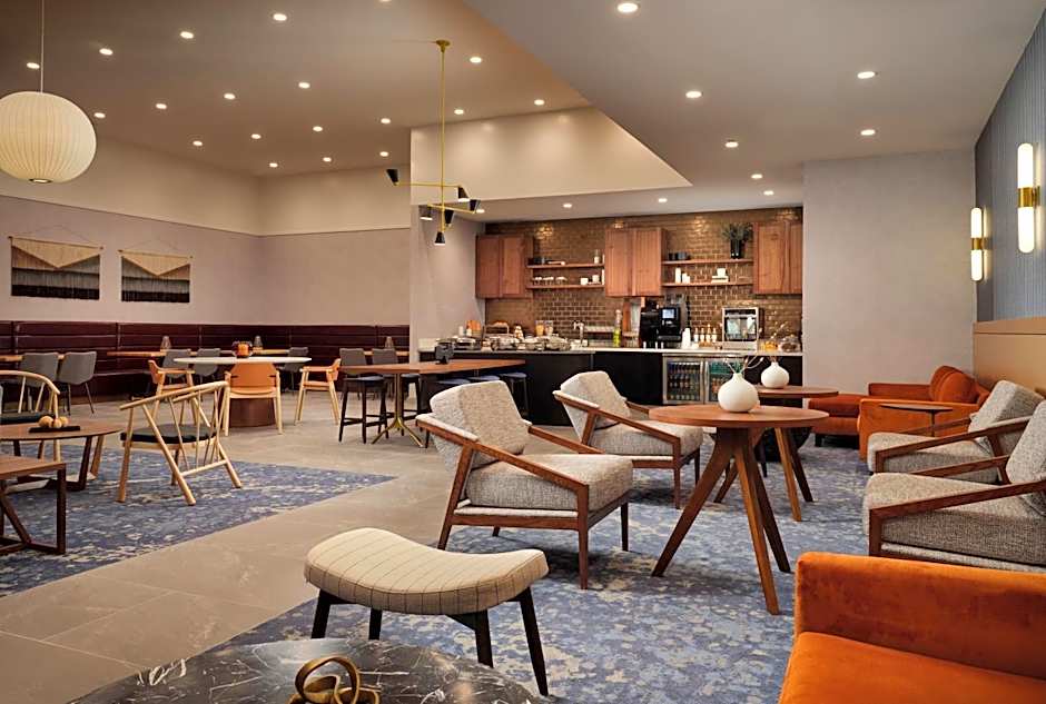 Sheraton Grand Rapids Airport Hotel