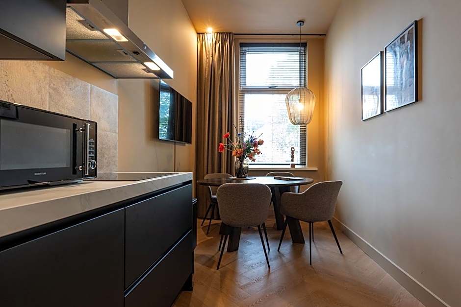 Breda Apartment w Kitchen & Private Bathroom 2p