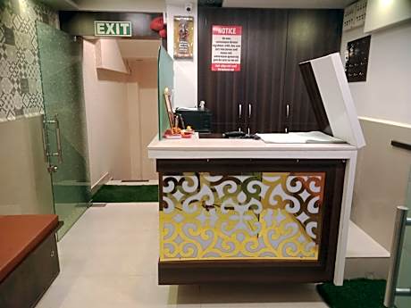 Gurukripa NX Lodging By WB Inn