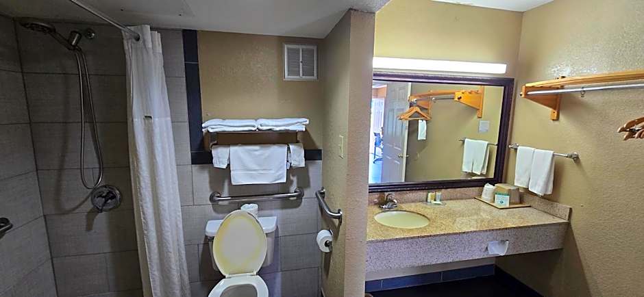 Super 8 by Wyndham Kingsville