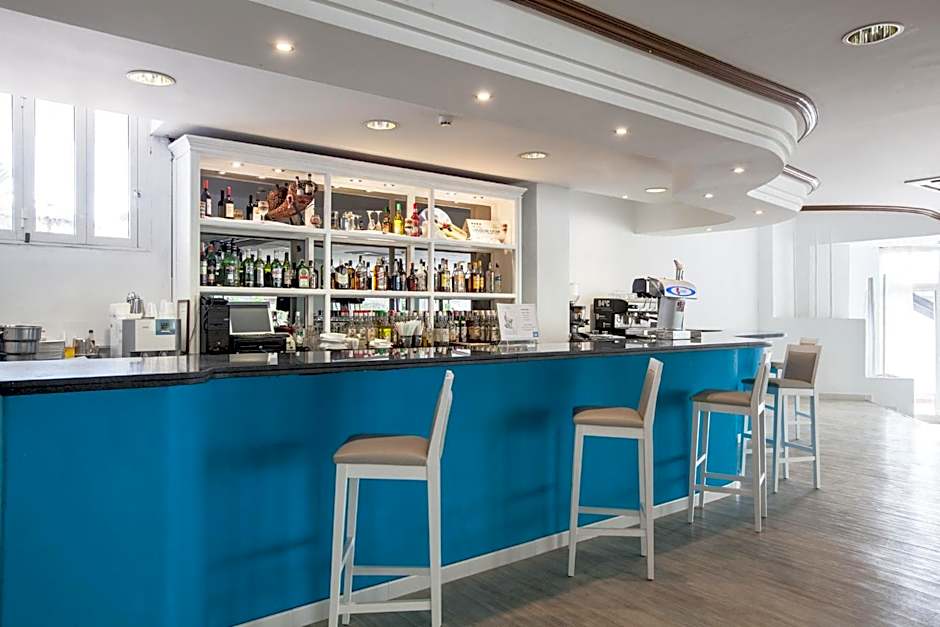 Hotel Blue Sea Lagos de Cesar