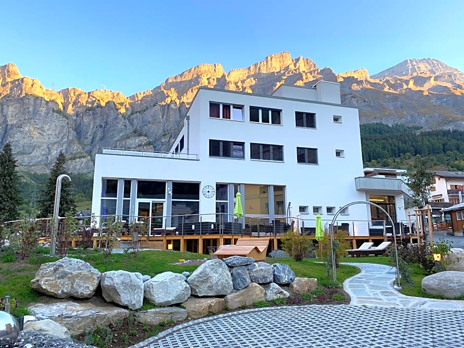 Photo 1 of 50 of Therme 51