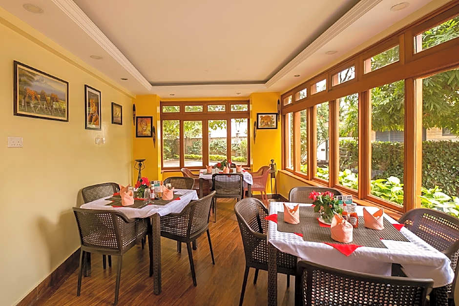 Meltonia Luxury Suites